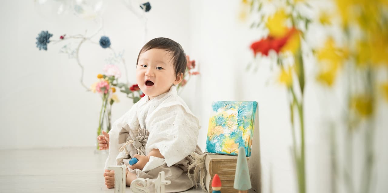 女の子の1歳誕生日の画像